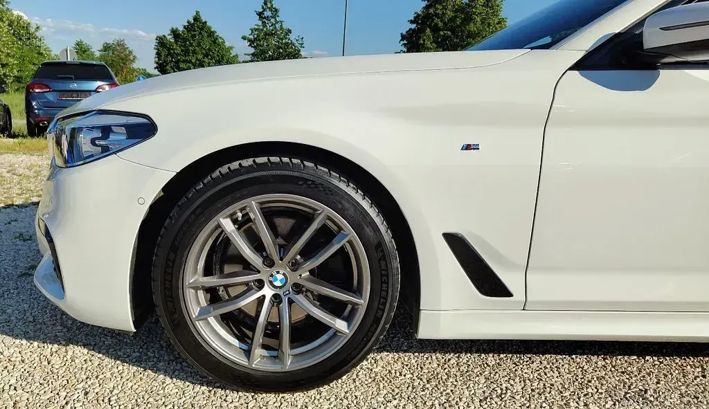 Gebraucht BMW 520 M Sport 190 PS (139 kW) 2019 Weiß Kombi