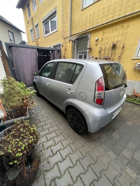 Gebraucht Daihatsu Sirion 69 PS (50 kW) 2006 Grau Kleinwagen