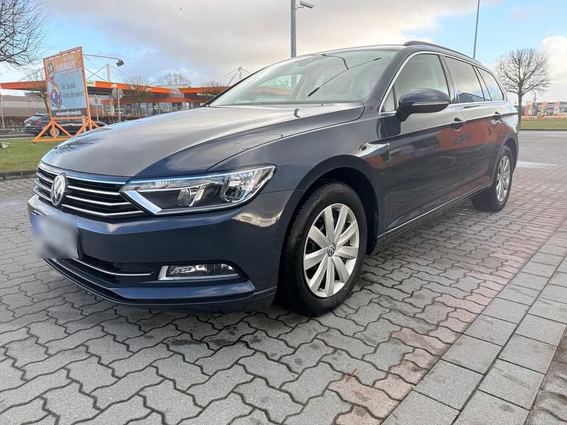 Gebraucht VW Passat Comfortline 150 PS (110 kW) 2018 Grau Kombi