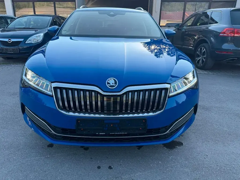 Gebraucht Skoda Superb Style 150 PS (110 kW) 2023 Blau Kombi