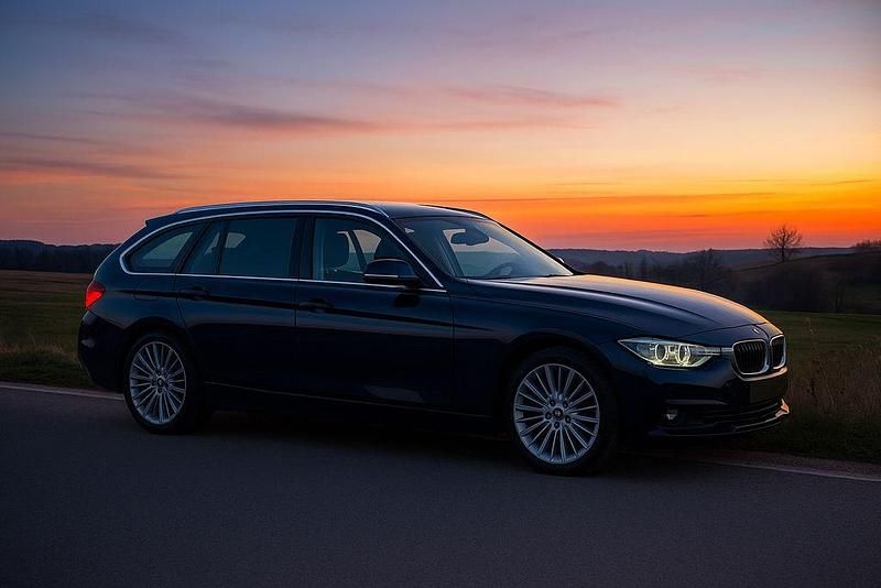 Blau Gebraucht 2013 BMW 335 Luxury Line Kombi | 15.200 € (Guter Preis) - Bild 1/4