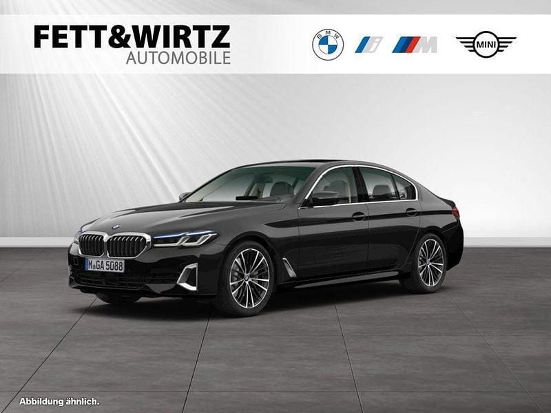 Black sapphire metallic Gebraucht 2021 BMW 540 Limousine | 41.690 € (Guter Preis) - Bild 1/3