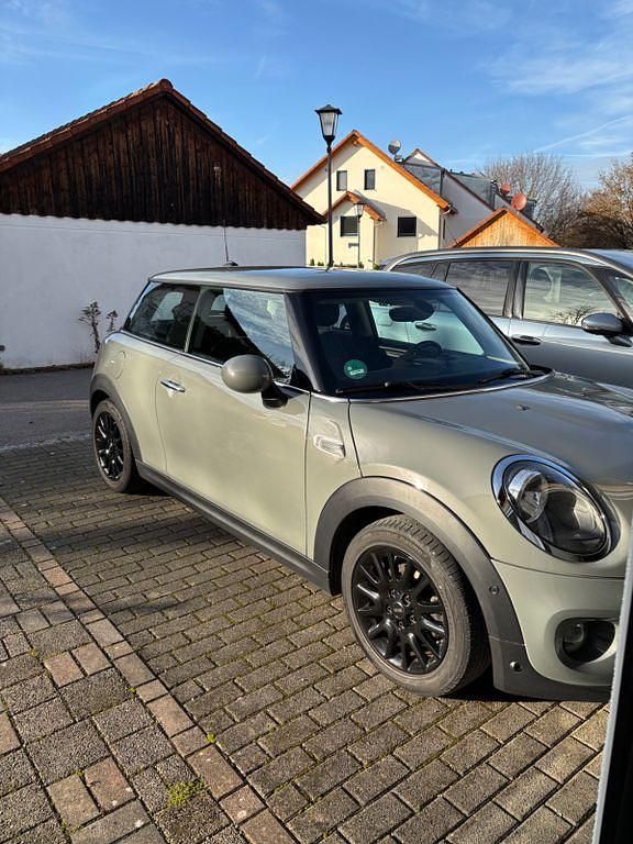 Grau Gebraucht 2018 Mini One D Kleinwagen | 9.600 € (Fairer Preis) - Bild 1/4