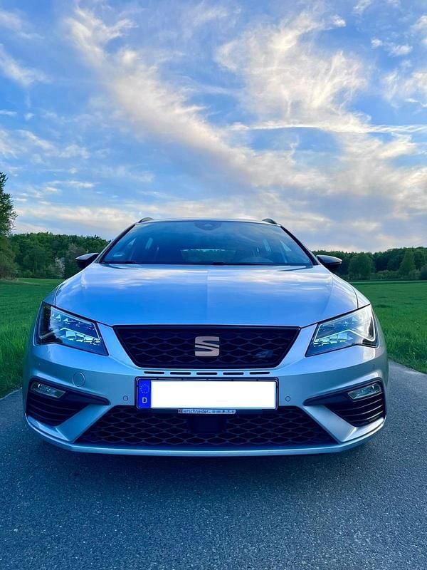 Usado Seat Leon ST 4Drive 300 HP (220 kW) 2020 Prateado Carrinha