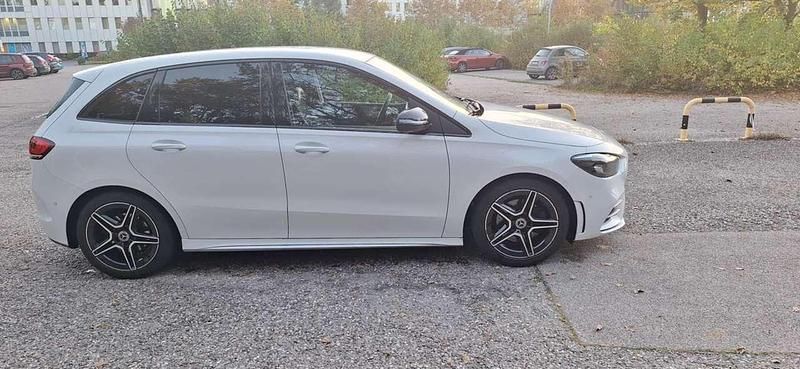 Gebraucht Mercedes B220 190 PS (139 kW) 2021 Weiß Van / Kleinbus