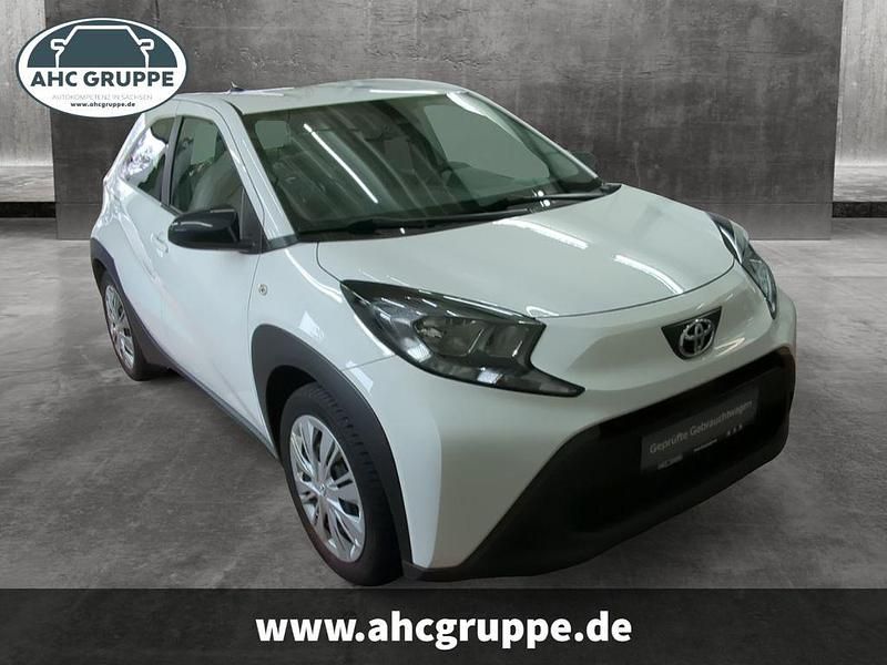 Gebraucht Toyota Aygo X Play 72 PS (52 kW) 2022 Weiss SUV