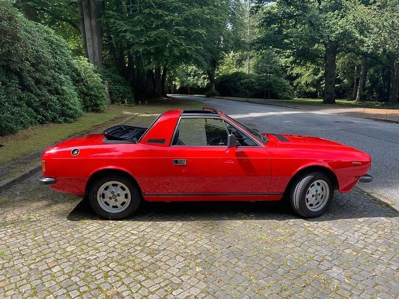 Second-hand Lancia Beta 116 CP (85 kW) 1982 Roșu Cabrio