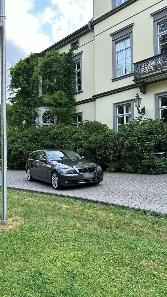 Gebraucht BMW 330 231 PS (169 kW) 2007 Grau Kombi