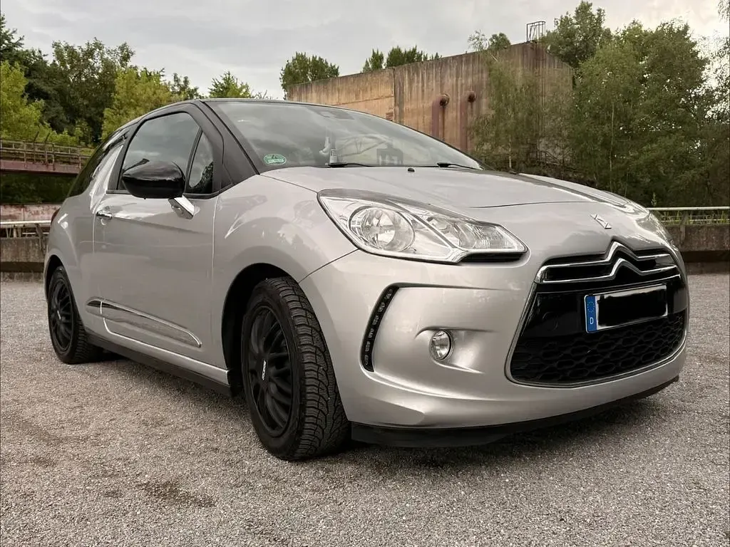 Gebraucht Citroën DS3 So Chic 102 PS (75 kW) 2015 Silber Kleinwagen