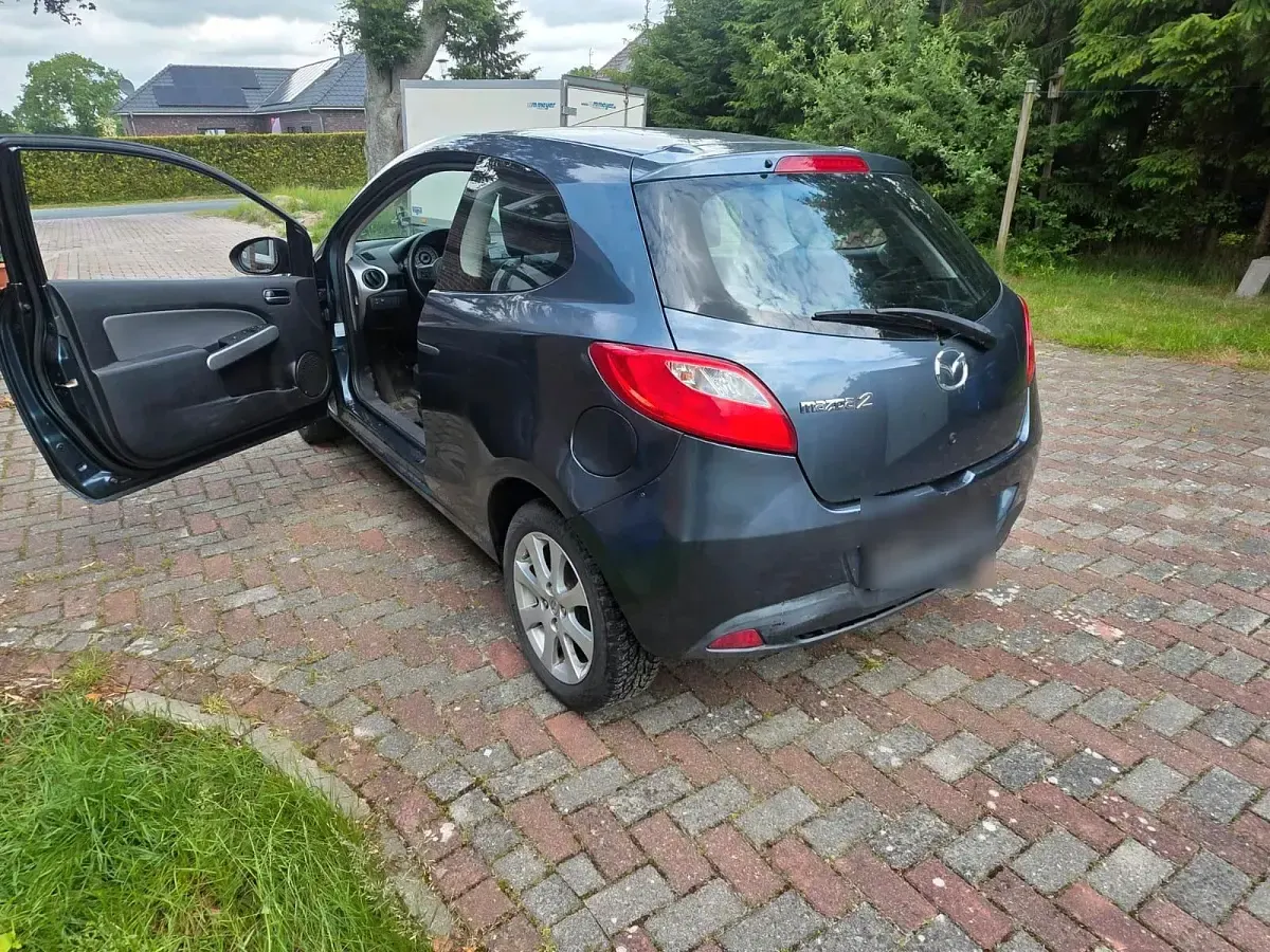 Gebraucht Mazda 2 75 PS (55 kW) 2009 Grau Kleinwagen