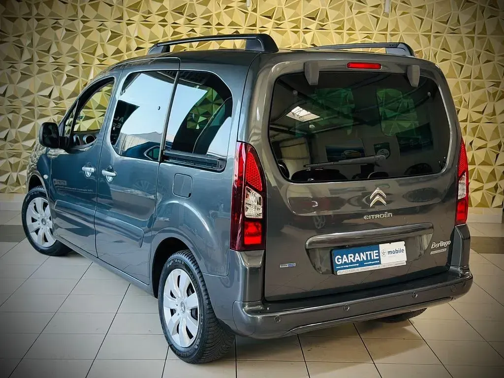 Gebraucht Citroën Berlingo SELECTION 99 PS (72 kW) 2016 Grau Van / Kleinbus
