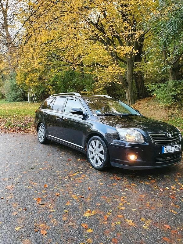 Schwarz Gebraucht 2009 Toyota Avensis Kombi | 2.250 € (Superpreis) - Bild 1/4
