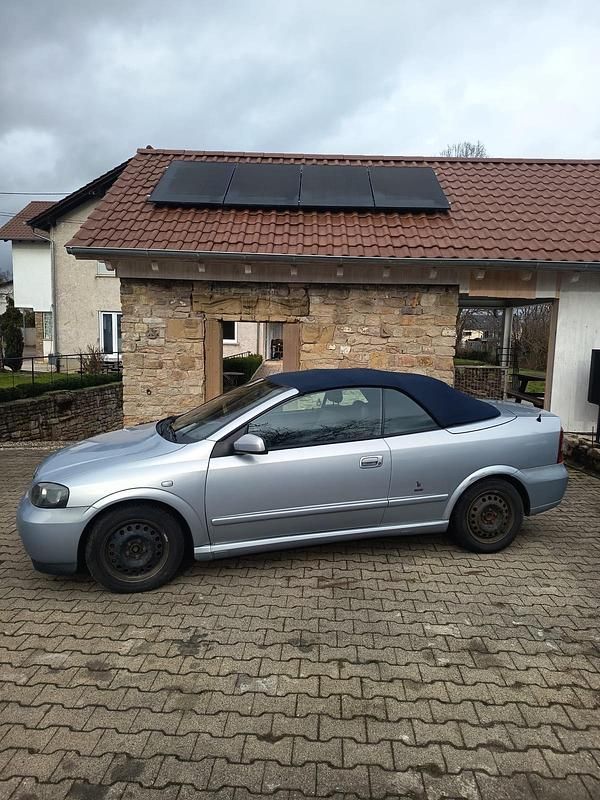 Gebraucht Opel Astra Cabriolet 146 PS (107 kW) 2003 Blau Cabrio
