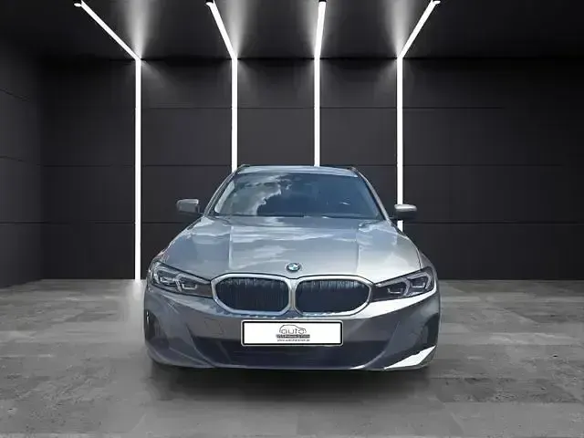 Gebraucht BMW 318 Shadowline 156 PS (114 kW) 2024 Grau Limousine