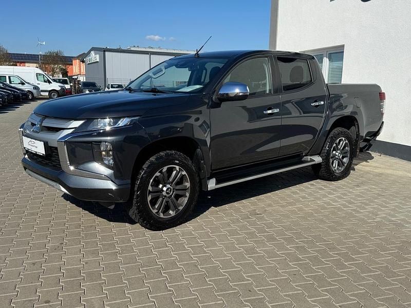 Gebraucht Mitsubishi L200 Plus 150 PS (110 kW) 2021 Grau Pickup