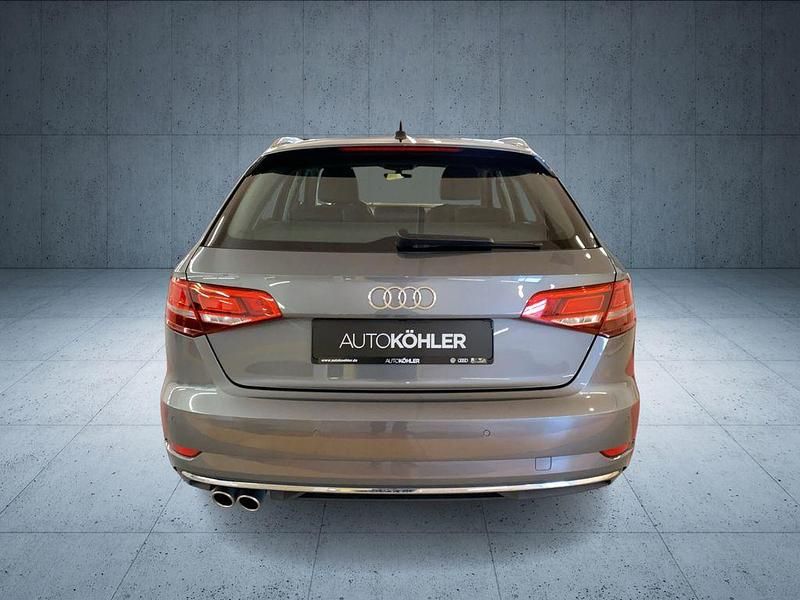 Gebraucht Audi A3 Design 150 PS (110 kW) 2019 Grau Limousine