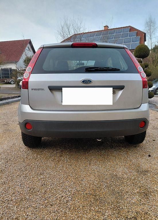 Gebraucht Ford Fiesta 69 PS (50 kW) 2006 Silber Kleinwagen