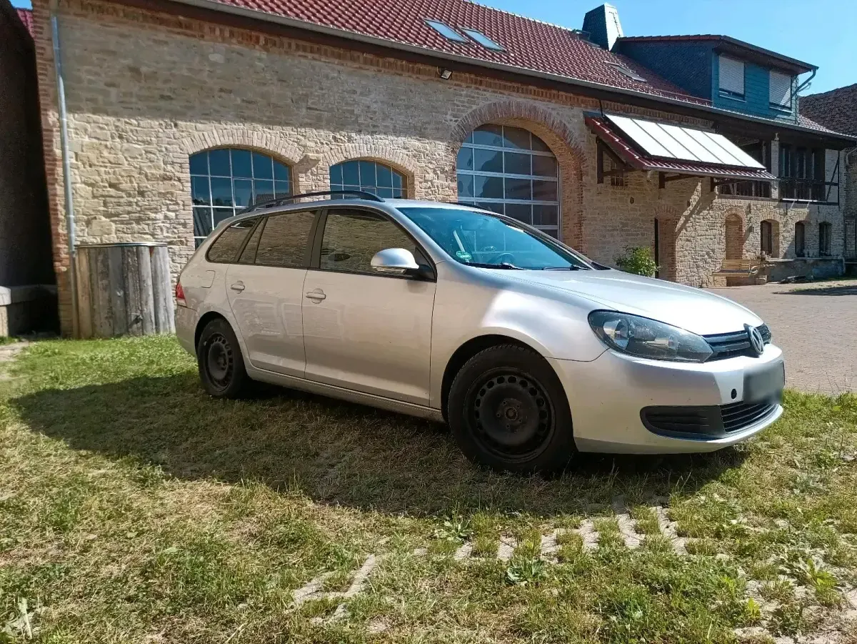 Gebraucht VW Golf VI 105 PS (77 kW) 2011 Silber Kleinwagen