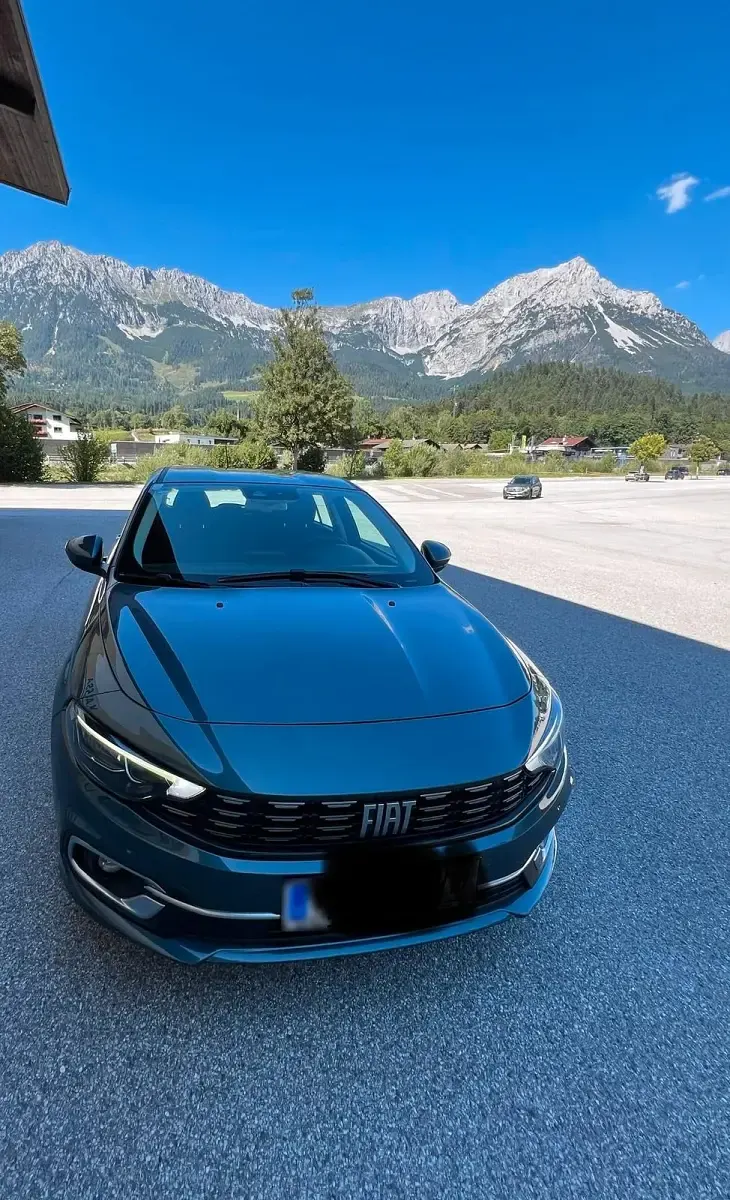 Gebraucht Fiat Tipo Life 100 PS (73 kW) 2021 Blau Limousine