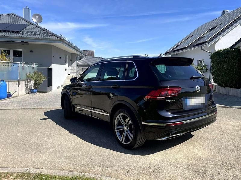 Gebraucht VW Tiguan Highline 220 PS (161 kW) 2018 Schwarz SUV