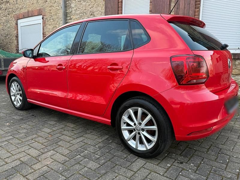 Gebraucht VW Polo Comfortline 75 PS (55 kW) 2015 Rot Kleinwagen
