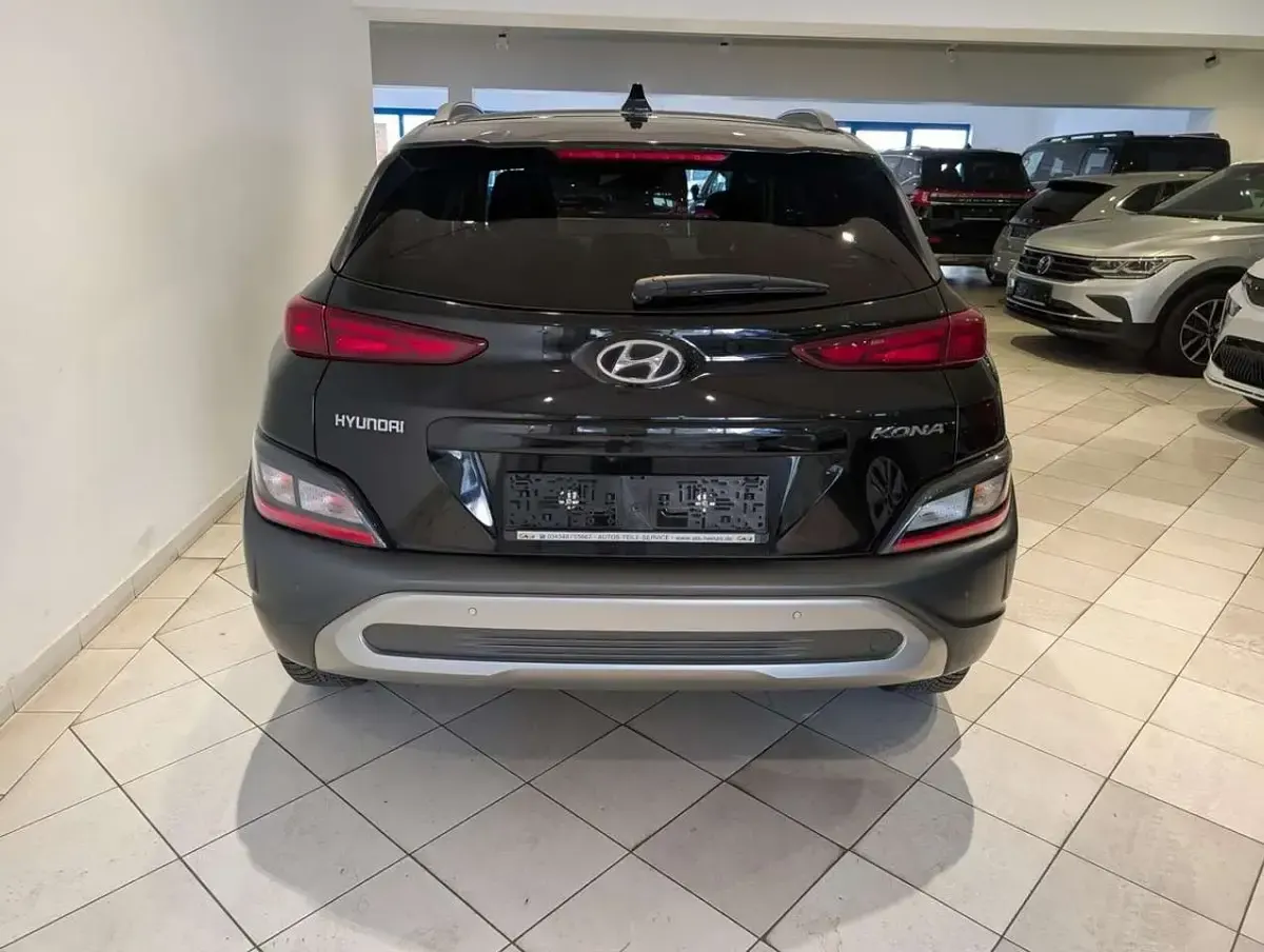 Gebraucht Hyundai Kona 120 PS (88 kW) 2021 Schwarz SUV