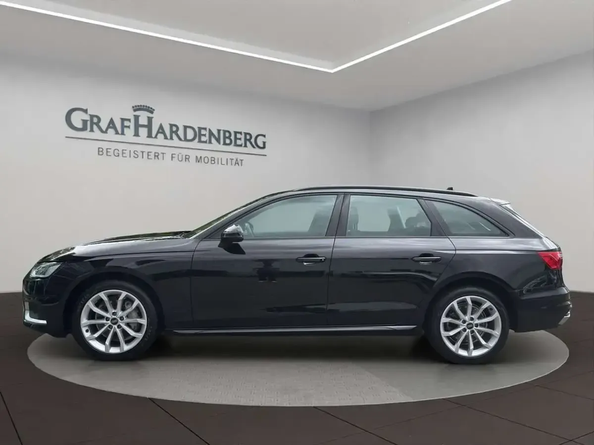 Gebraucht Audi A4 Advanced Plus 204 PS (150 kW) 2022 Mythosschwarz metallic Kombi