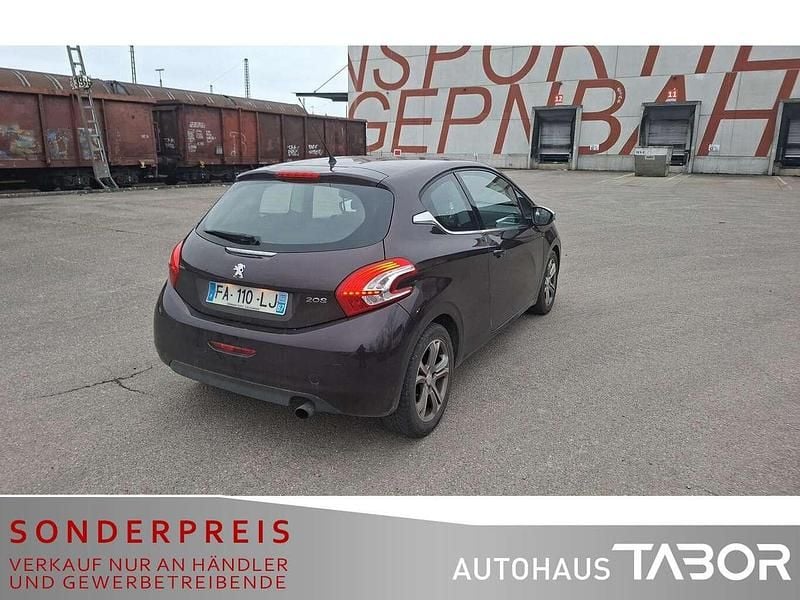 Gebraucht Peugeot 208 Allure 95 PS (69 kW) 2012 Lackierung rot schwarz/metalli Kleinwagen