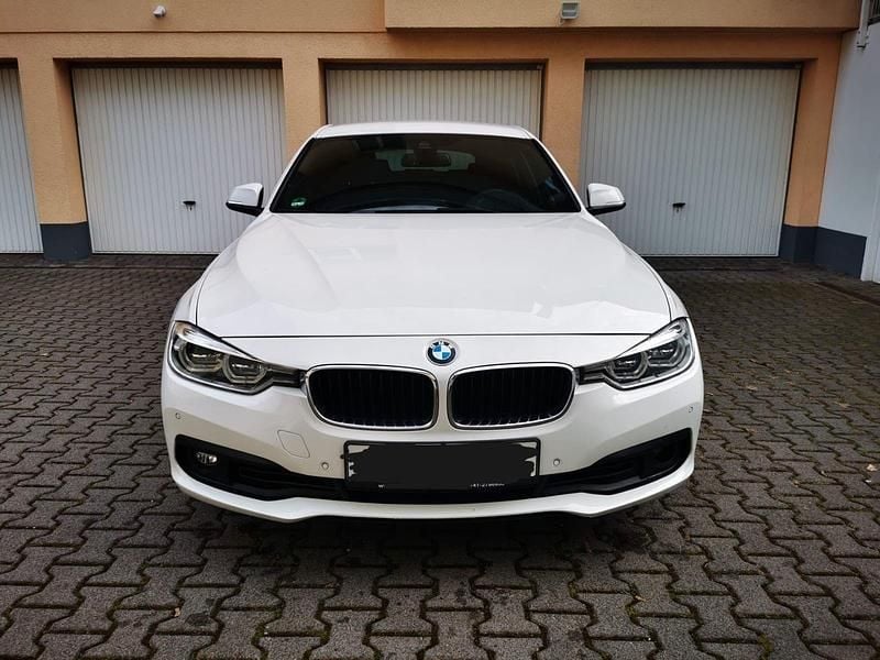 Gebraucht BMW 318 Sport Line 136 PS (100 kW) 2017 Weiß Kombi