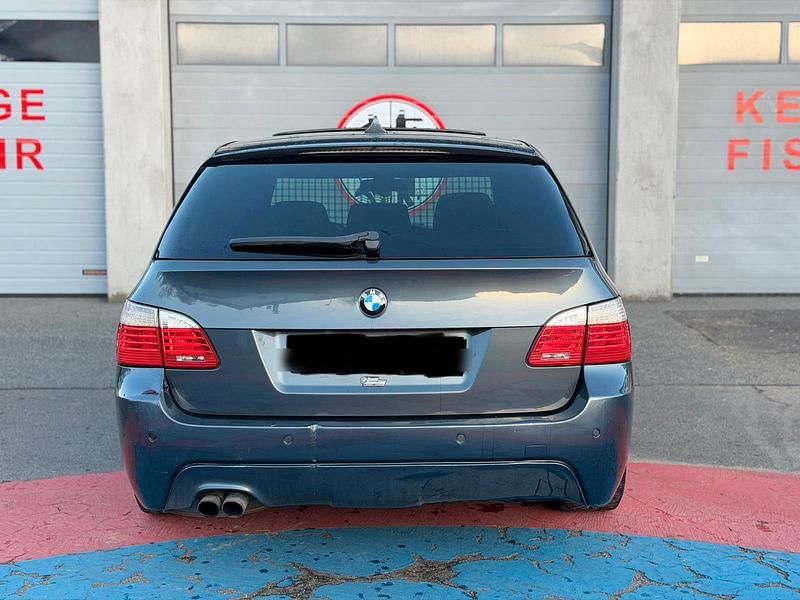 Gebraucht BMW 530 M Sport 235 PS (172 kW) 2009 Grau Kombi