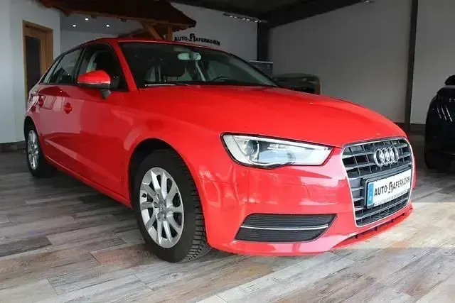 Gebraucht Audi A3 Attraction 150 PS (110 kW) 2014 Rot Limousine