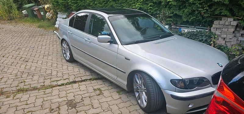 Silber Gebraucht 2002 BMW 320 Limousine | 3.990 € (Fairer Preis) - Bild 1/4