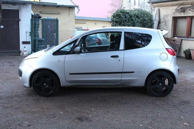 Gebraucht Mitsubishi Colt 95 PS (69 kW) 2007 Silber Kleinwagen