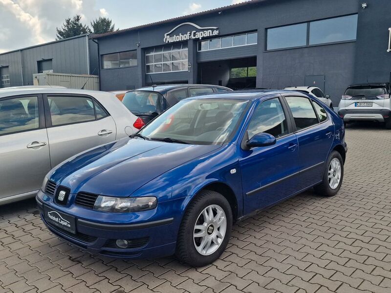 Blau Gebraucht 2004 Seat Leon Stella Limousine | 1.999 € (Teuer) - Bild 1/4