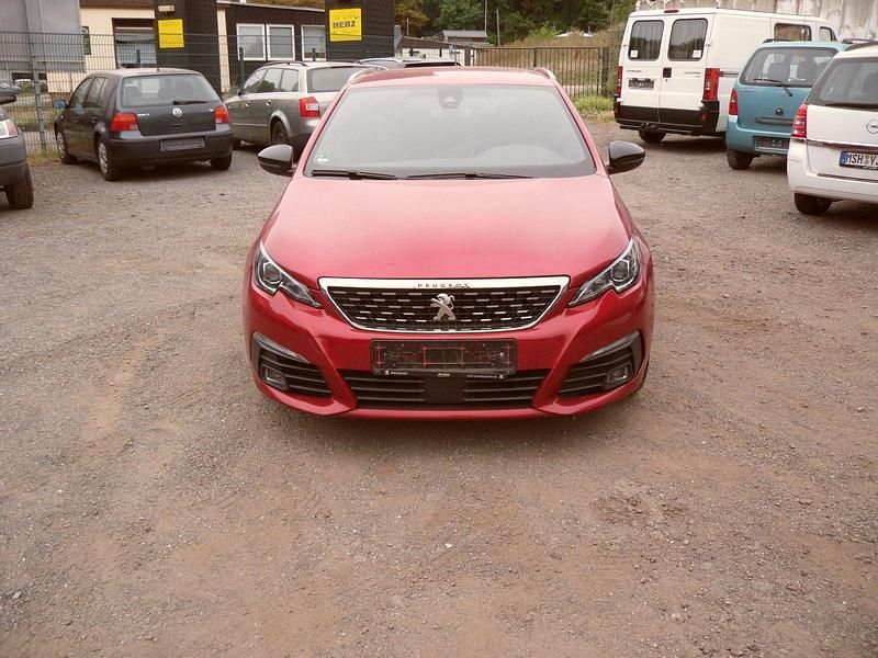 Rot Gebraucht 2018 Peugeot 308 GT-line Kombi | 7.500 € (Superpreis) - Bild 1/4
