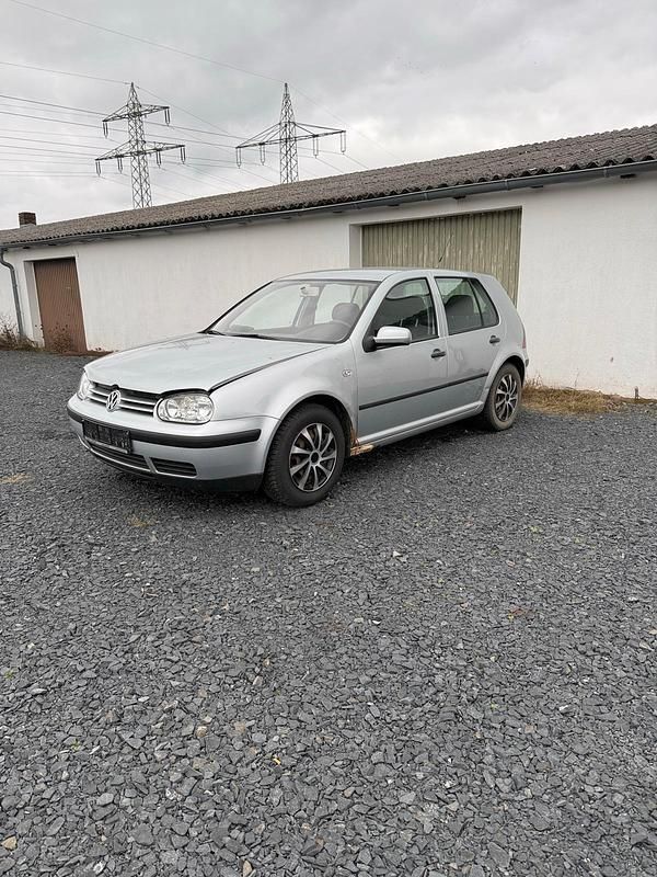 Silber Gebraucht 2001 VW Golf IV Limousine | 350 € (Superpreis) - Bild 1/4