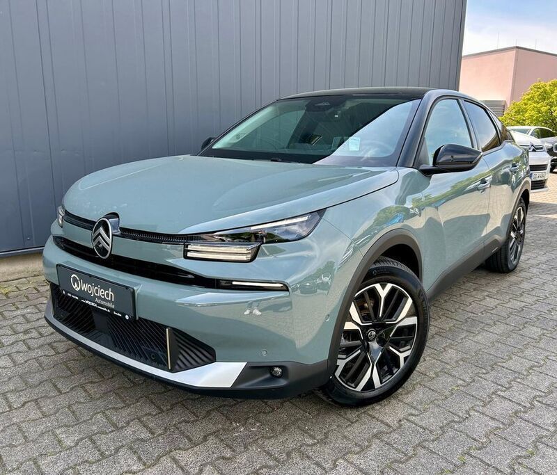 Neu Citroën e-C4 114 kW (156 PS) 2025 Grün Limousine