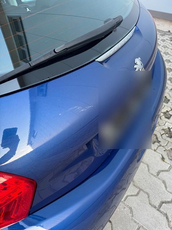 Gebraucht Peugeot 208 70 PS (51 kW) 2012 Blau Kleinwagen