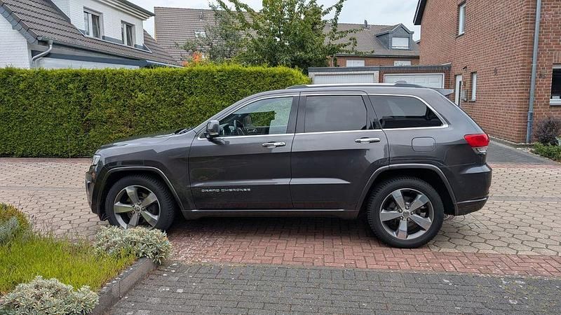 Braun Gebraucht 2016 Jeep Grand Cherokee SUV | 17.800 € (Fairer Preis) - Bild 1/4
