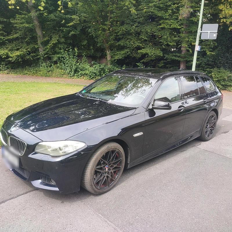 Violet Gebraucht 2012 BMW 535 M Sport Kombi | 11.499 € (Superpreis) - Bild 1/4