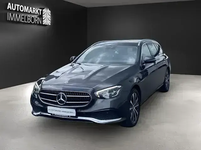 Używany Mercedes E300 320 KM (235 kW) 2021 Szary Kombi