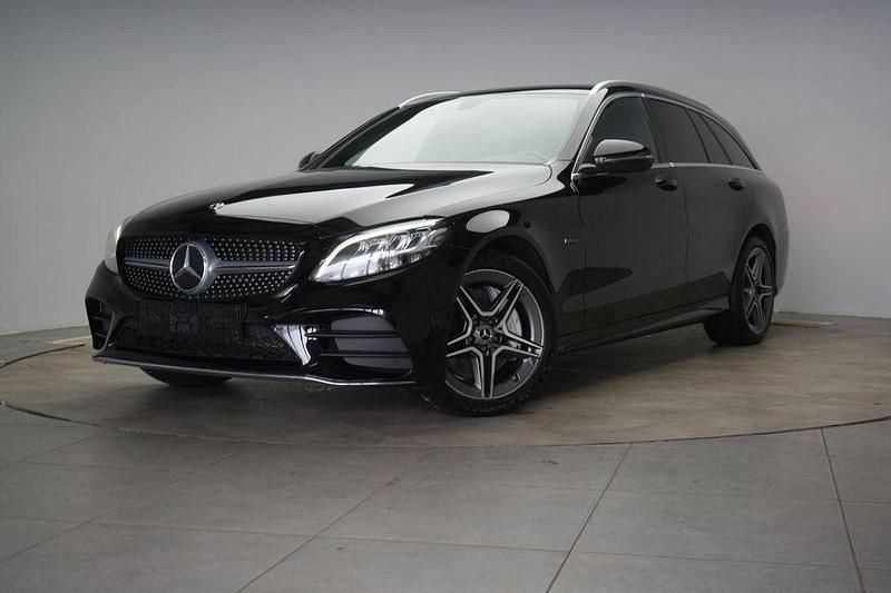 Gebraucht Mercedes C300e AMG 194 PS (142 kW) 2019 Schwarz Limousine