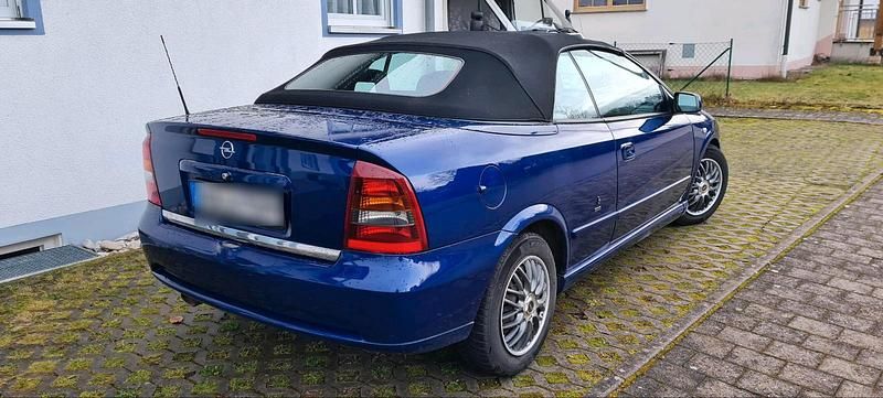 Gebraucht Opel Astra Cabriolet 125 PS (91 kW) 2003 Blau Cabrio