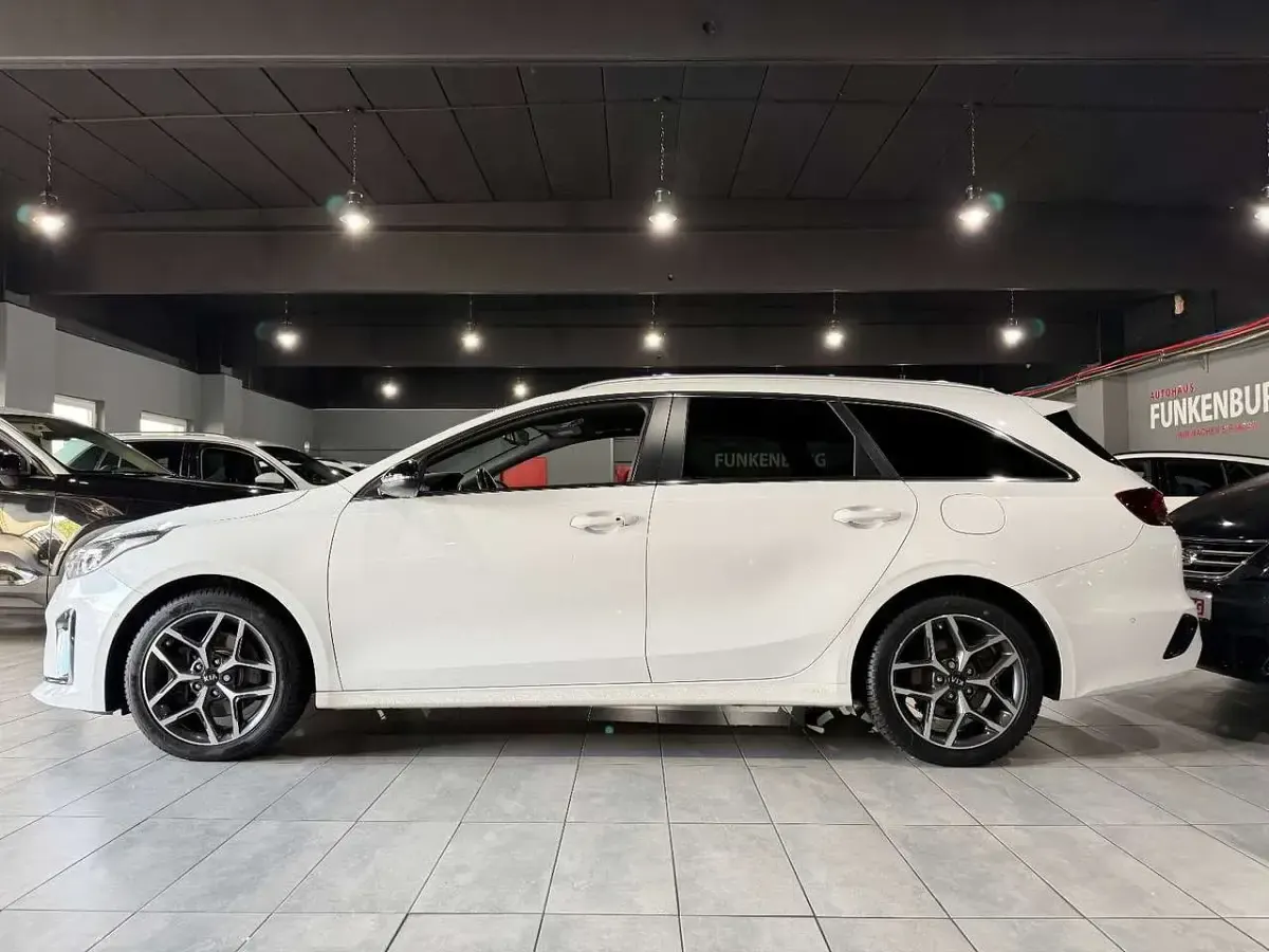 Gebraucht Kia Ceed 160 PS (117 kW) 2021 Weiß Kleinwagen
