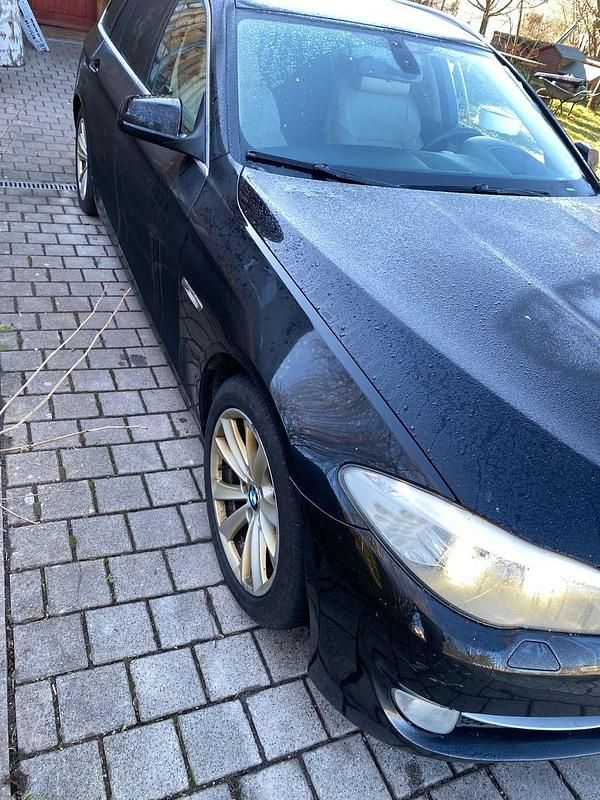 Gebraucht BMW 525 204 PS (150 kW) 2011 Schwarz Kombi