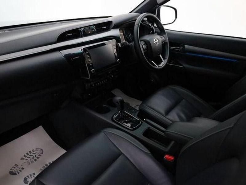 Gebraucht Toyota HiLux 204 PS (150 kW) 2022 Schwarz Abholung