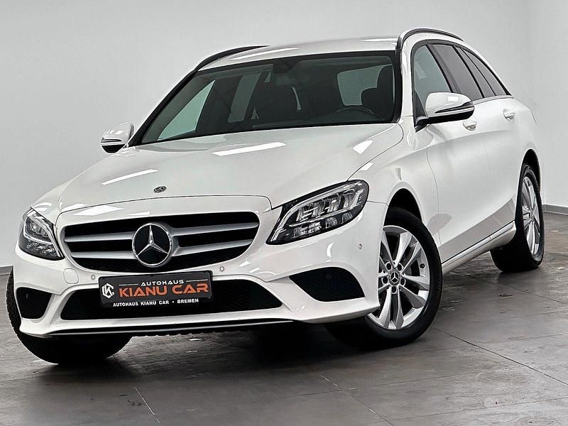 Gebraucht Mercedes C180 122 PS (89 kW) 2019 Weiß Kombi