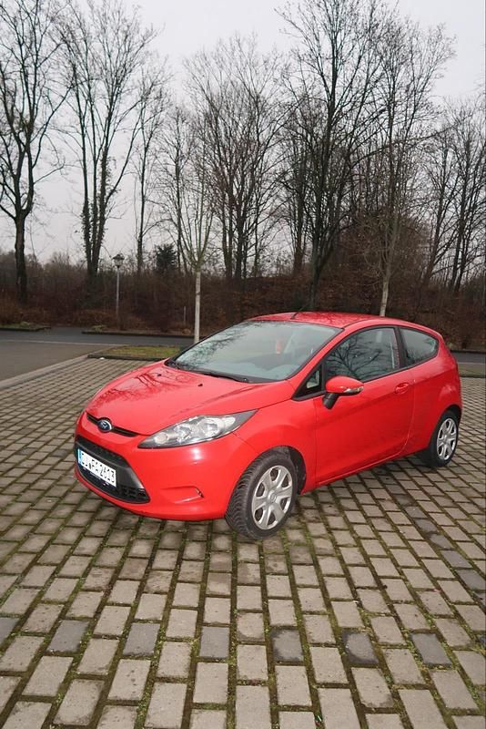 Gebraucht Ford Fiesta 60 PS (44 kW) 2009 Rot Kleinwagen