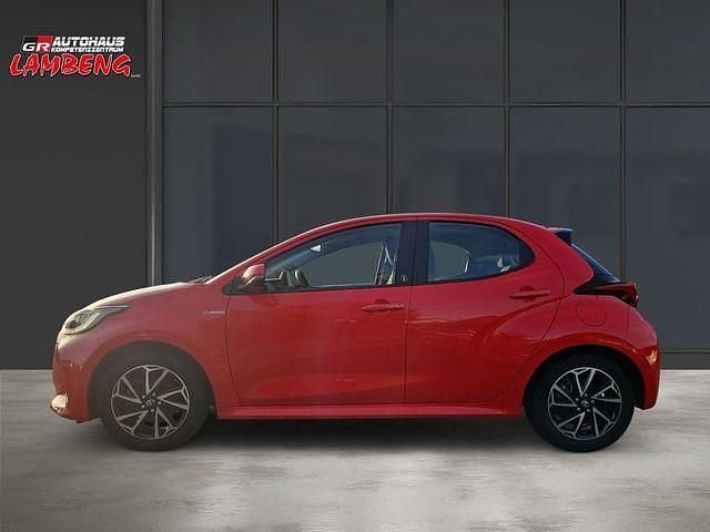 Gebraucht Toyota Yaris Hybrid Team 116 PS (85 kW) 2022 Rot Kleinwagen