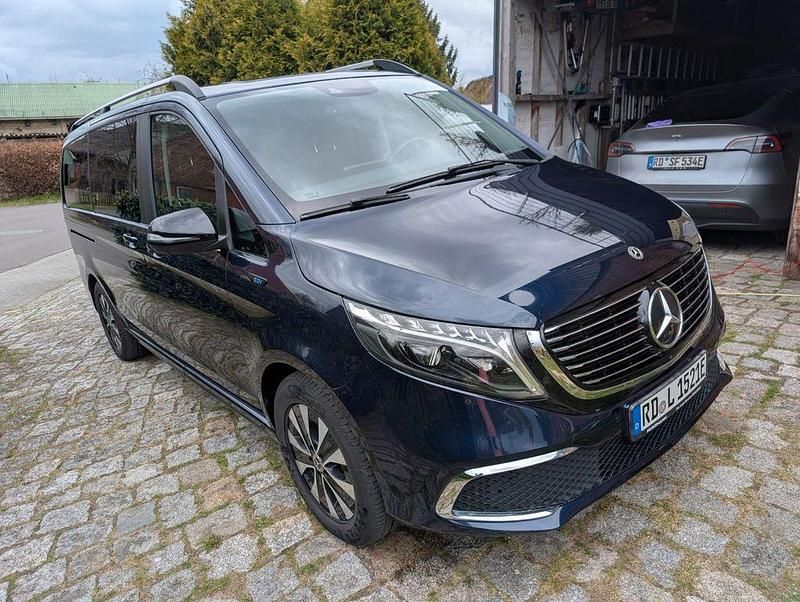 Gebraucht Mercedes EQV300 150 kW (204 PS) 2021 Blau Van / Kleinbus